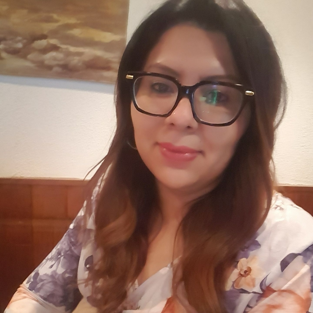 Meet your Posher, Debbie